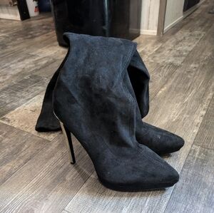 Miss Lola Leyla over the knee boots